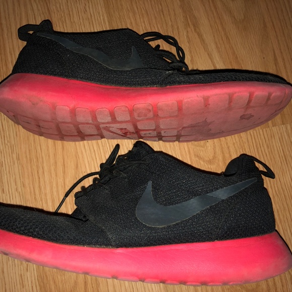 Used Nike Roshe size 10 - Picture 3 of 6